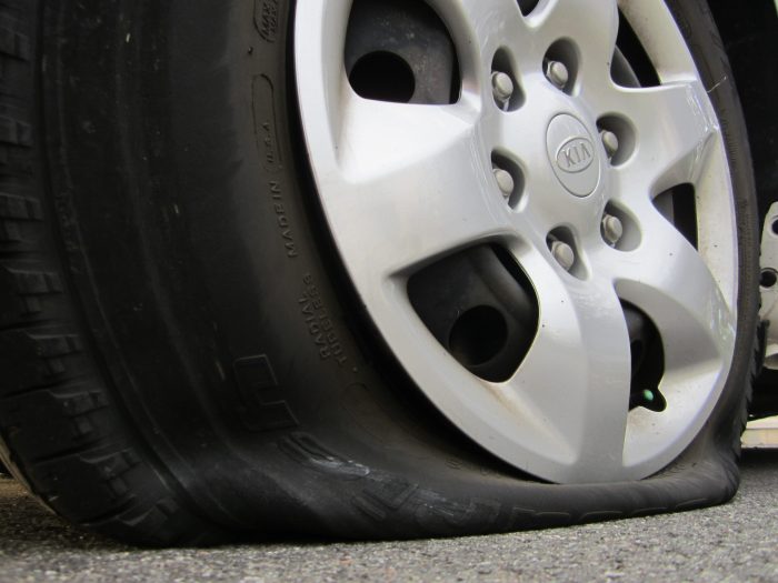 How to Solve 2 Tire Blowout Problems in Your Truck - 4 Safety Tips